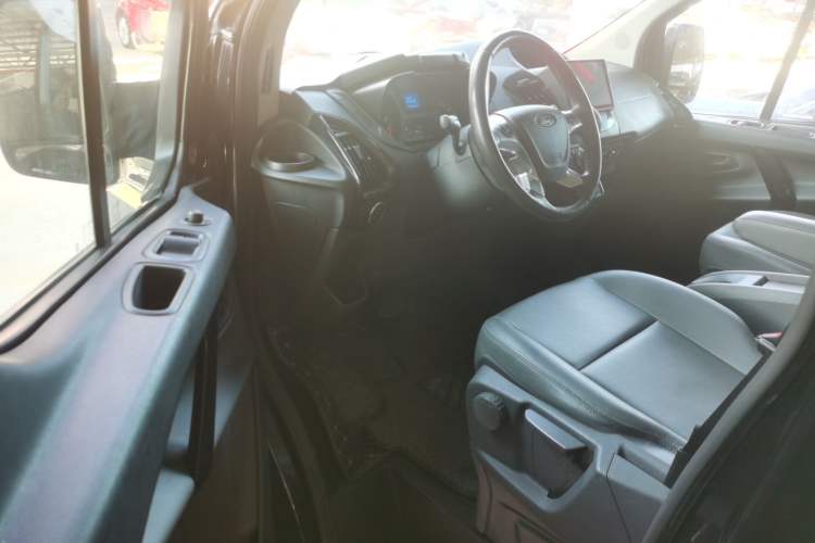 Used Ford Tourneo Custom 2017 2.0T Automatic Elite Edition Interior 2