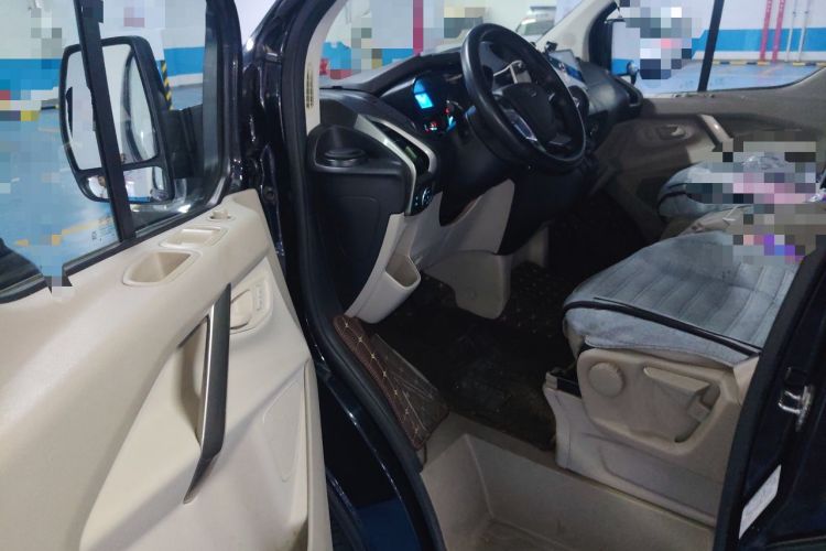 Used Ford Tourneo Custom 2017 2.0T Automatic Elite Edition Interior 3