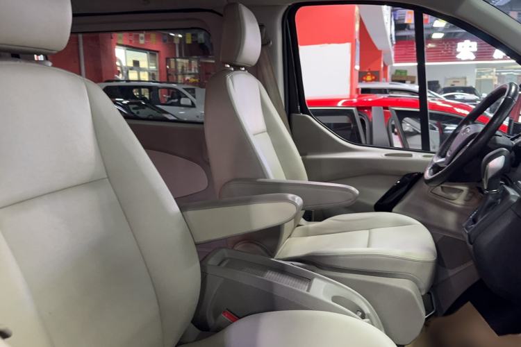 Used Ford Tourneo Custom 2017 2.0T Automatic Elite Edition Interior 3