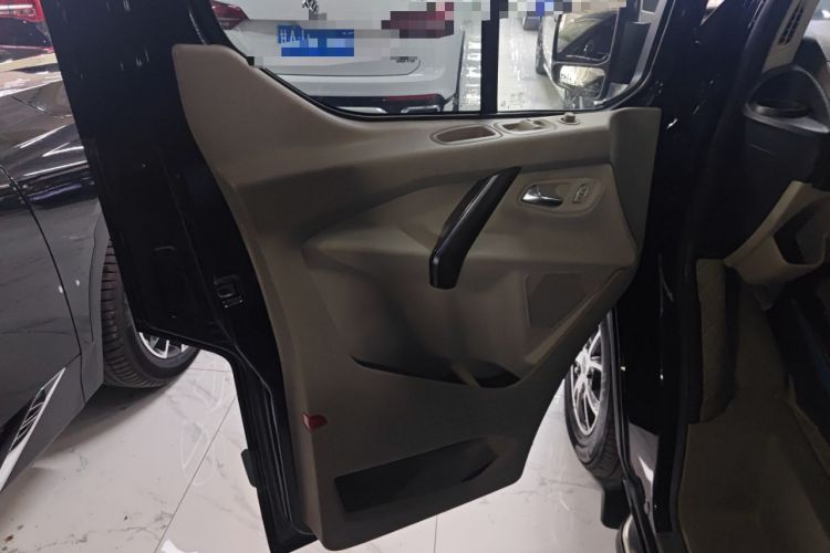 Used Ford Tourneo Custom 2017 2.0T Automatic Business Class Version Interior 3