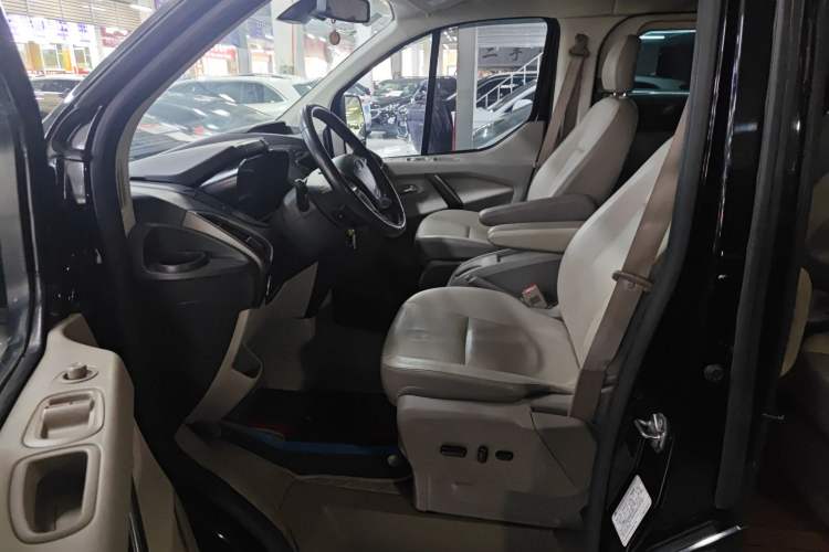 Used Ford Tourneo Custom 2017 2.0T Automatic Business Class Version Interior 4