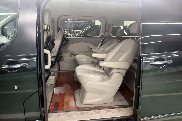 Used Ford Tourneo Custom 2017 2.0T Automatic Elite Version Interior 5