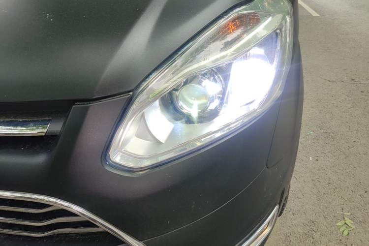 Used Ford Tourneo Custom 2017 2.0T Automatic Elite Edition Left Front Headlight