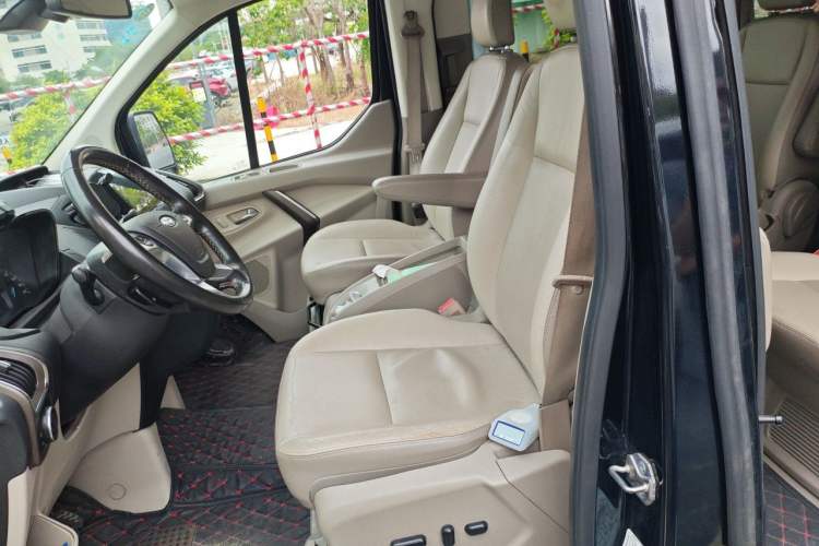Used Ford Tourneo Custom 2017 2.0T Automatic Elite Version Left Front Seat