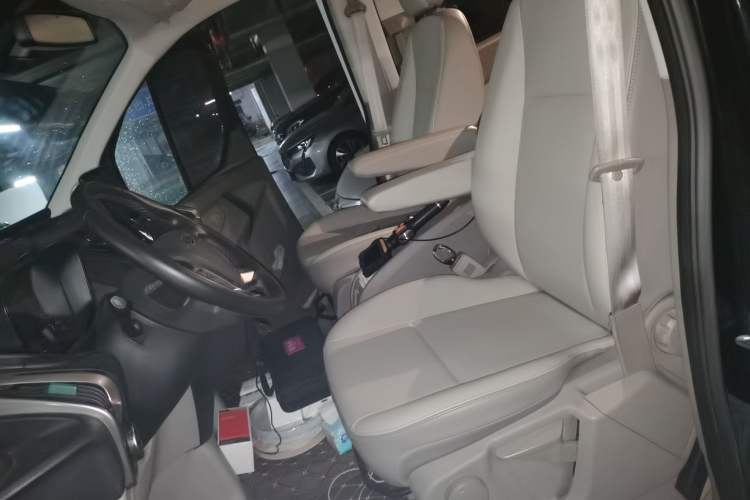 Used Ford Tourneo Custom 2017 2.0T Automatic Elite Edition Left Front Seat