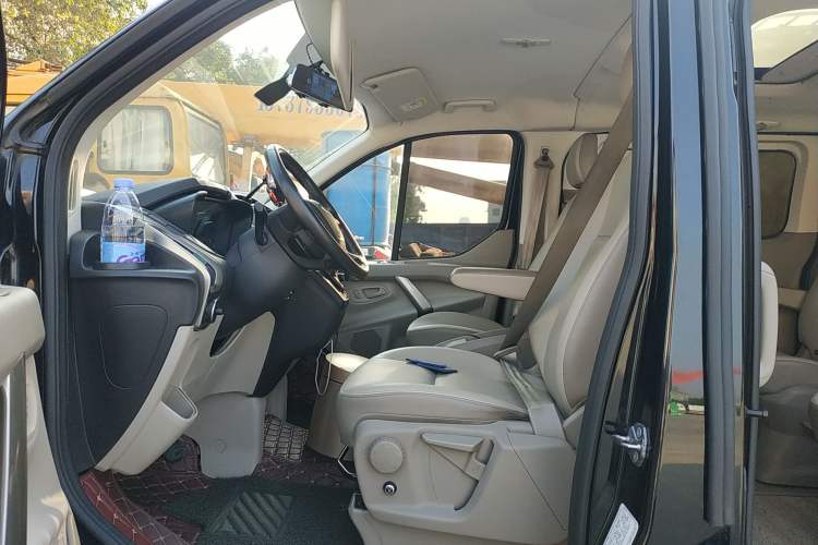 Used Ford Tourneo Custom 2017 2.0T Automatic Elite Edition Left Front Seat
