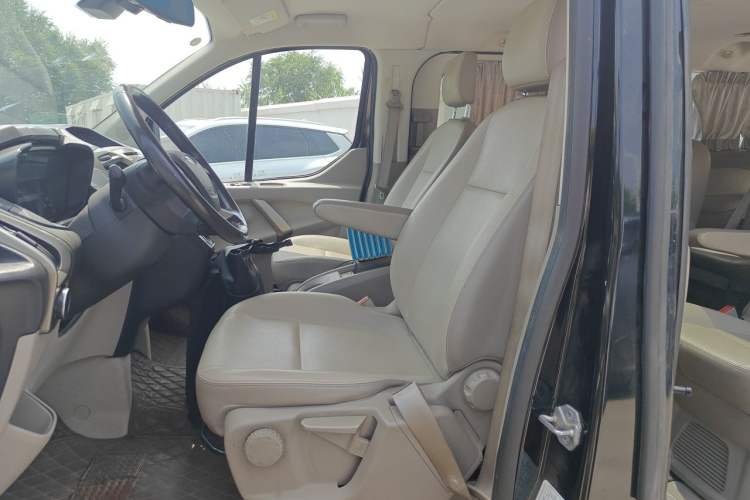Used Ford Tourneo Custom 2017 2.0T Automatic Elite Edition Left Front Seat