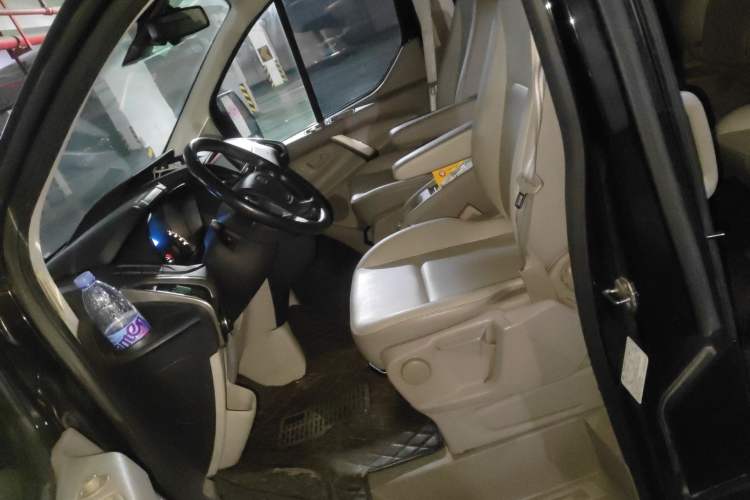 Used Ford Tourneo Custom 2017 2.0T Automatic Elite Edition Left Front Seat