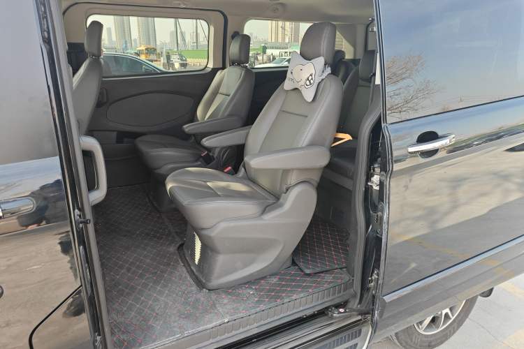 Used Ford Tourneo Custom 2017 2.0T Automatic Elite Version Left Rear Seat