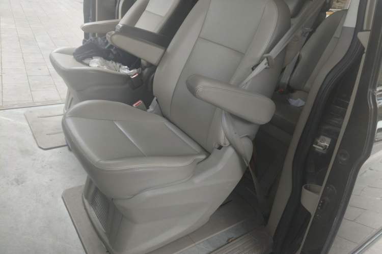 Used Ford Tourneo Custom 2017 2.0T Automatic Elite Edition Left Rear Seat