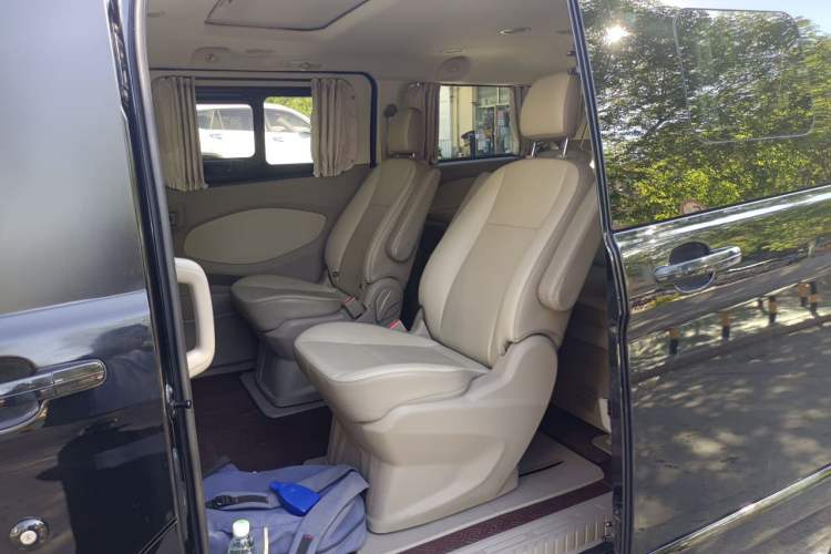 Used Ford Tourneo Custom 2017 2.0T Automatic Elite Version Left Rear Seat