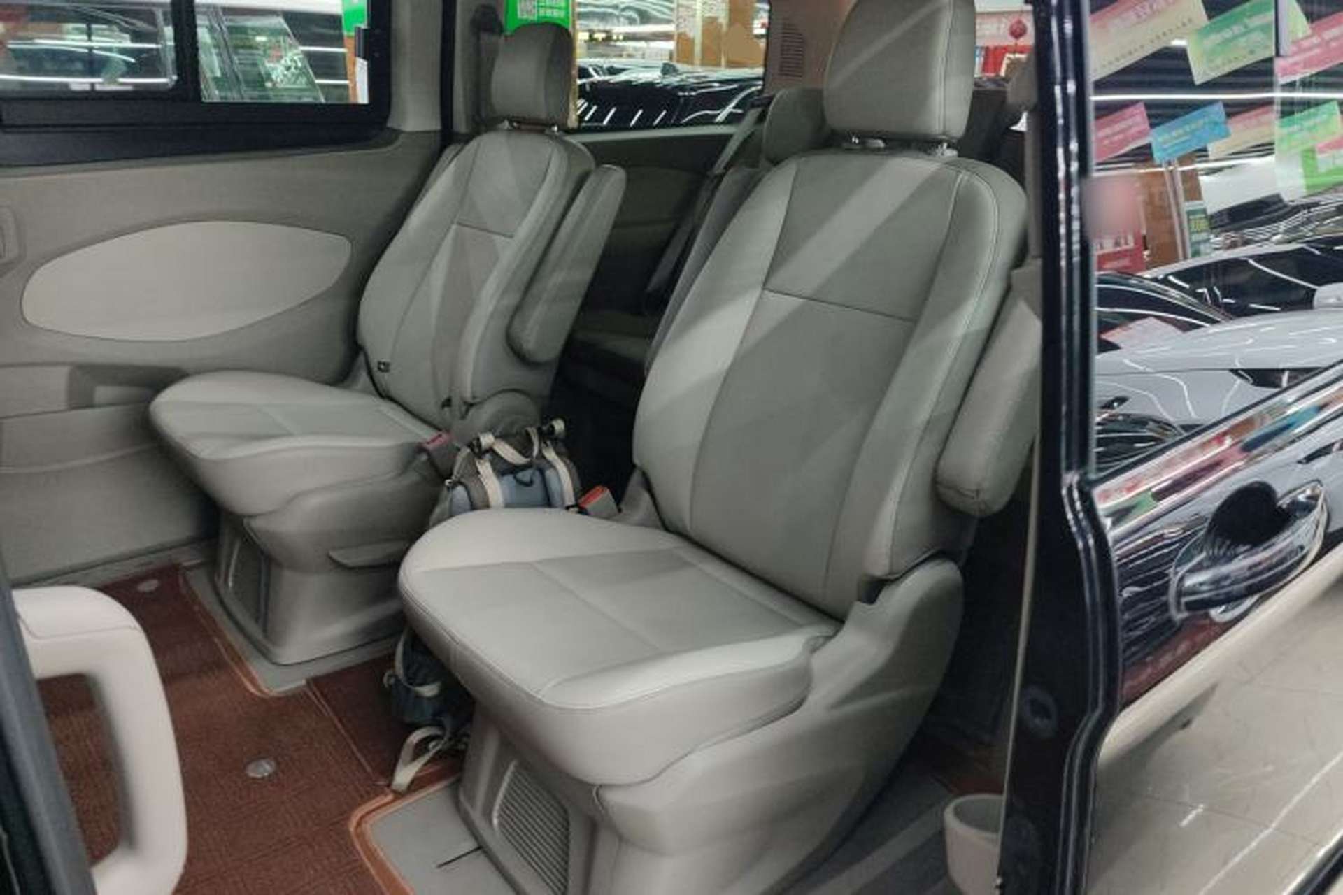 Used Ford Tourneo Custom 2017 2.0T Automatic Elite Edition Left Rear Seat