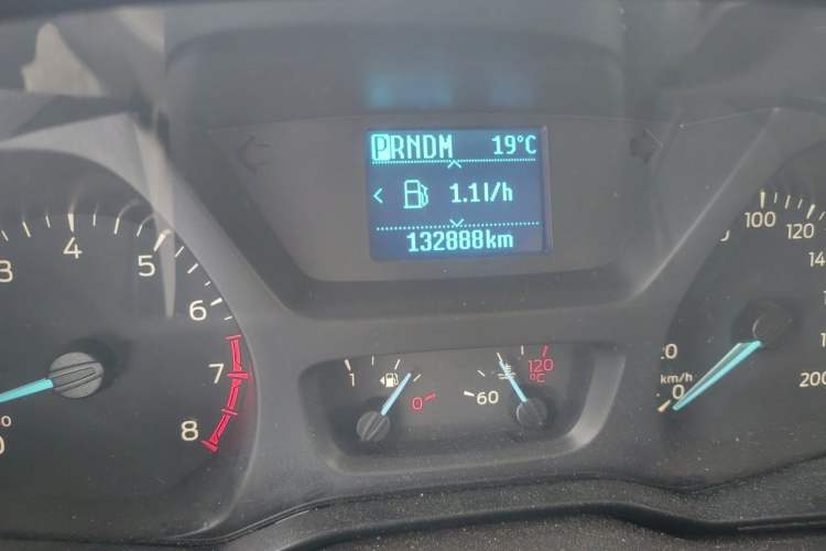 Used Ford Tourneo Custom 2017 2.0T Automatic Elite Edition Odometer Close Up