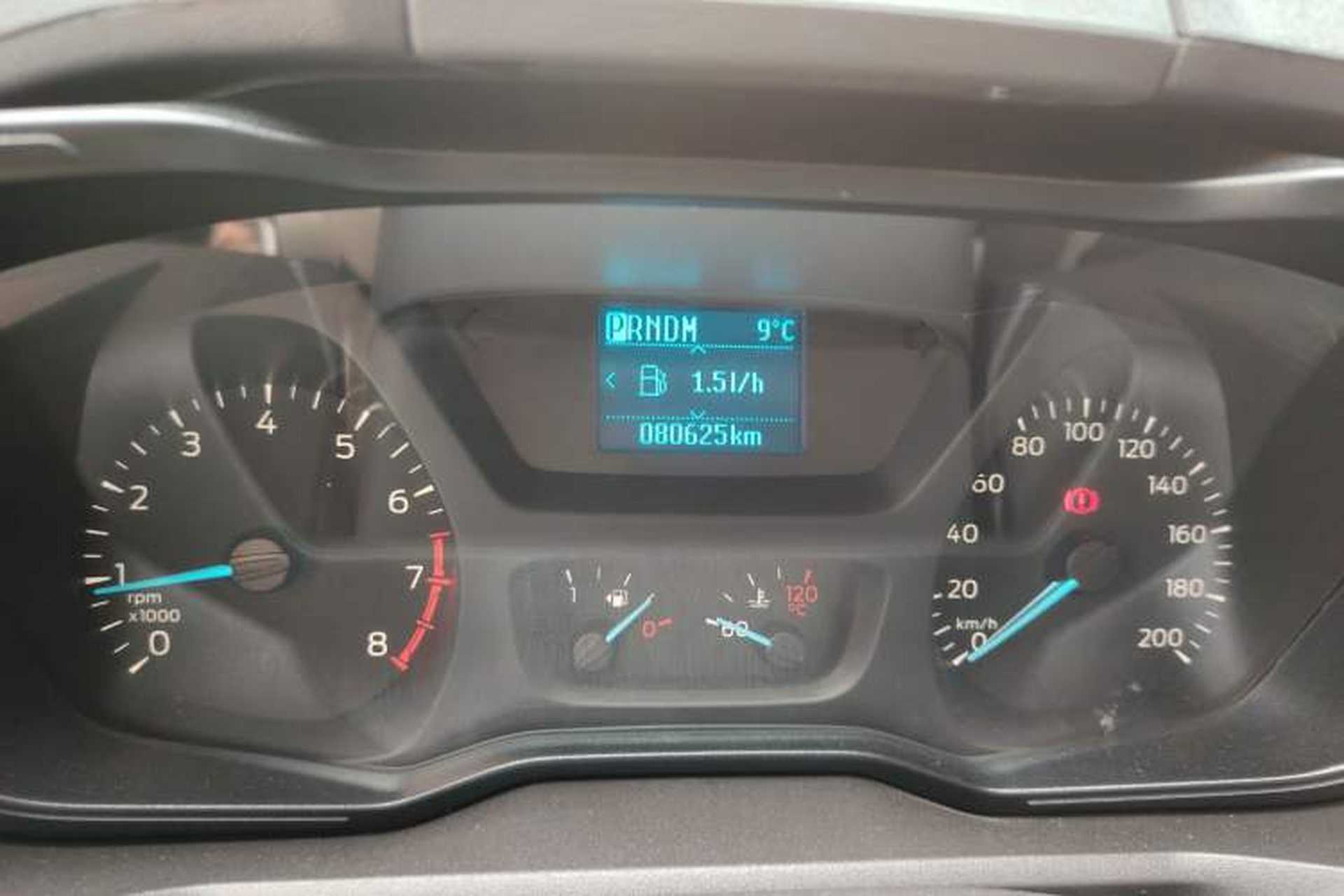 Used Ford Tourneo Custom 2017 2.0T Automatic Elite Edition Odometer Close Up
