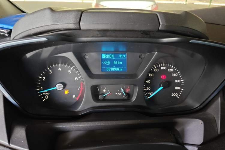 Used Ford Tourneo Custom 2017 2.0T Automatic Elite Version Odometer Close Up