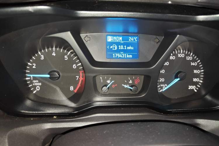 Used Ford Tourneo Custom 2017 2.0T Automatic Elite Edition Odometer Close Up