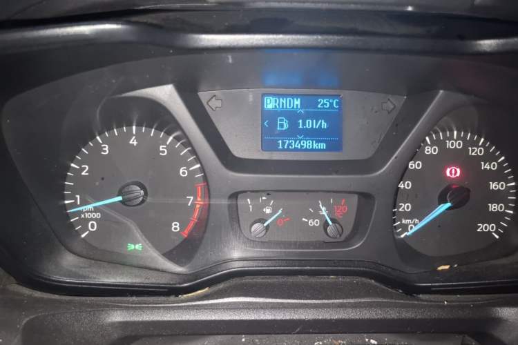 Used Ford Tourneo Custom 2017 2.0T Automatic Elite Edition Odometer Close Up