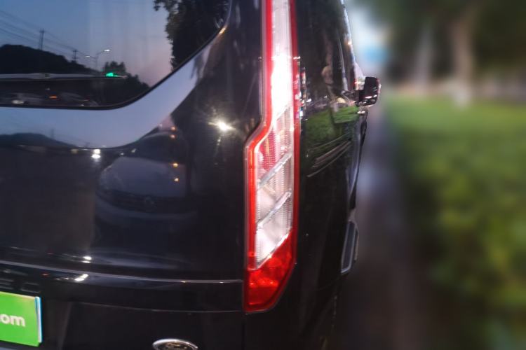 Used Ford Tourneo Custom 2017 2.0T Automatic Elite Edition Rear Right 45 Deg