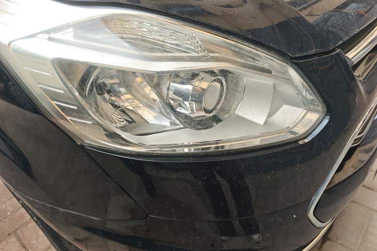 Used Ford Tourneo Custom 2017 2.0T Automatic Elite Version Right Front Headlight