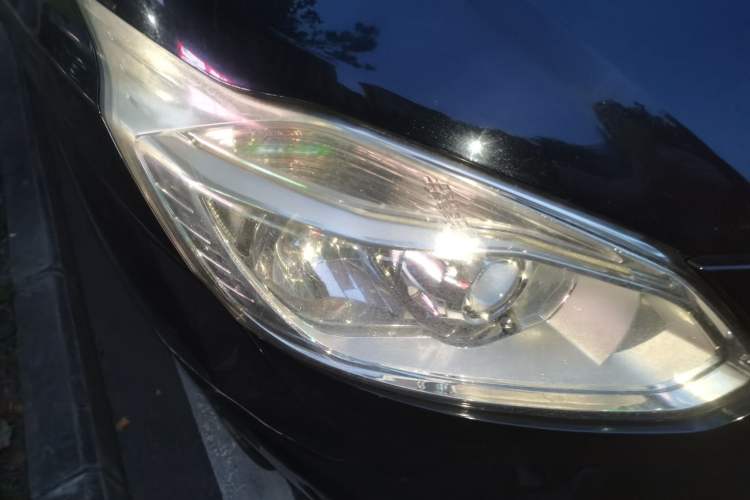 Used Ford Tourneo Custom 2017 2.0T Automatic Elite Edition Right Front Headlight
