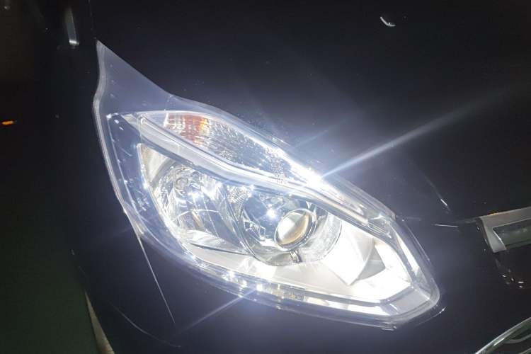 Used Ford Tourneo Custom 2017 2.0T Automatic Elite Version Right Front Headlight