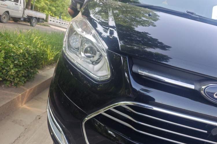 Used Ford Tourneo Custom 2017 2.0T Automatic Elite Edition Right Front Headlight