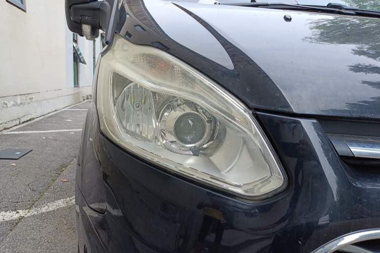 Used Ford Tourneo Custom 2017 2.0T Automatic Elite Edition Right Front Headlight