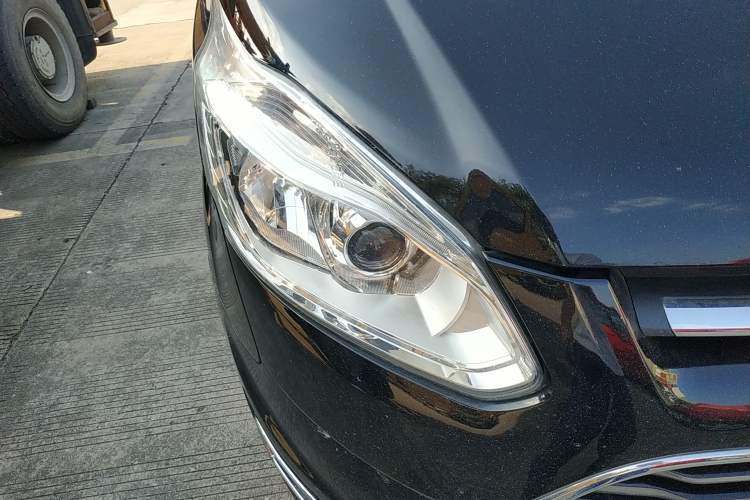 Used Ford Tourneo Custom 2017 2.0T Automatic Elite Edition Right Front Headlight