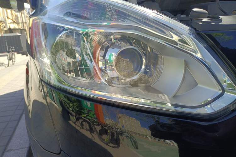 Used Ford Tourneo Custom 2017 2.0T Automatic Elite Version Right Front Headlight