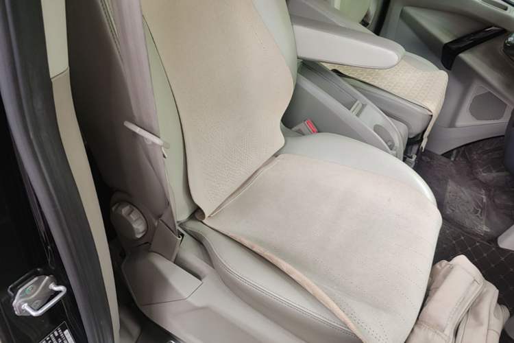 Used Ford Tourneo Custom 2017 2.0T Automatic Elite Edition Right Front Seat