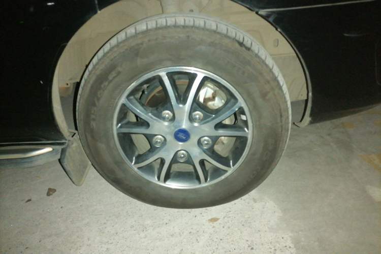 Used Ford Tourneo Custom 2017 2.0T Automatic Business Class Version Right Front Wheel Hub