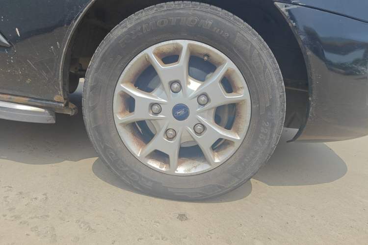 Used Ford Tourneo Custom 2017 2.0T Automatic Elite Edition Right Front Wheel Hub