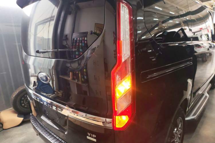Used Ford Tourneo Custom 2017 2.0T Automatic Business Class Version Right Rear Taillight