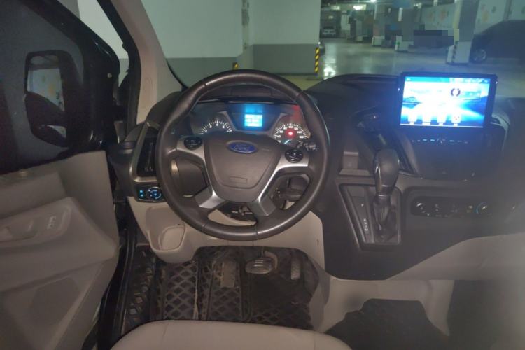 Used Ford Tourneo Custom 2017 2.0T Automatic Elite Edition Steering Wheel