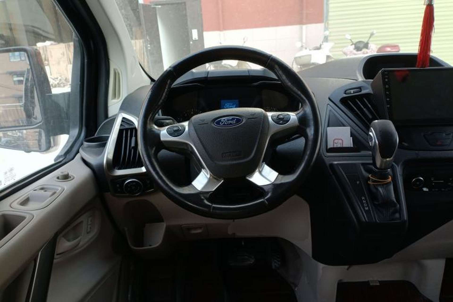 Used Ford Tourneo Custom 2017 2.0T Automatic Elite Edition Steering Wheel