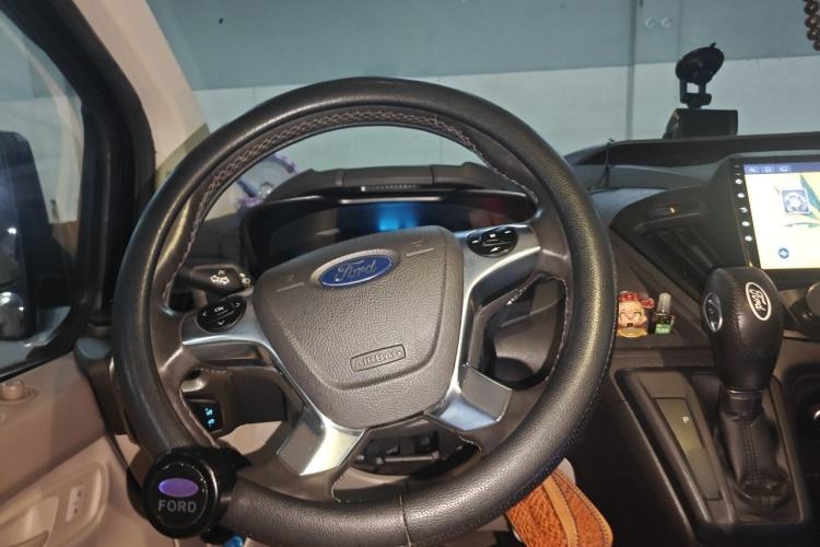 Used Ford Tourneo Custom 2017 2.0T Automatic Elite Edition Steering Wheel
