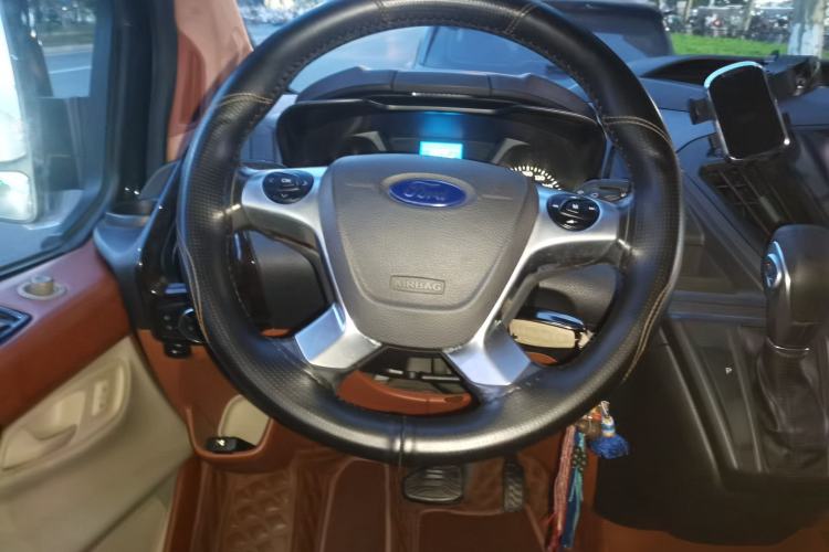 Used Ford Tourneo Custom 2017 2.0T Automatic Elite Edition Steering Wheel