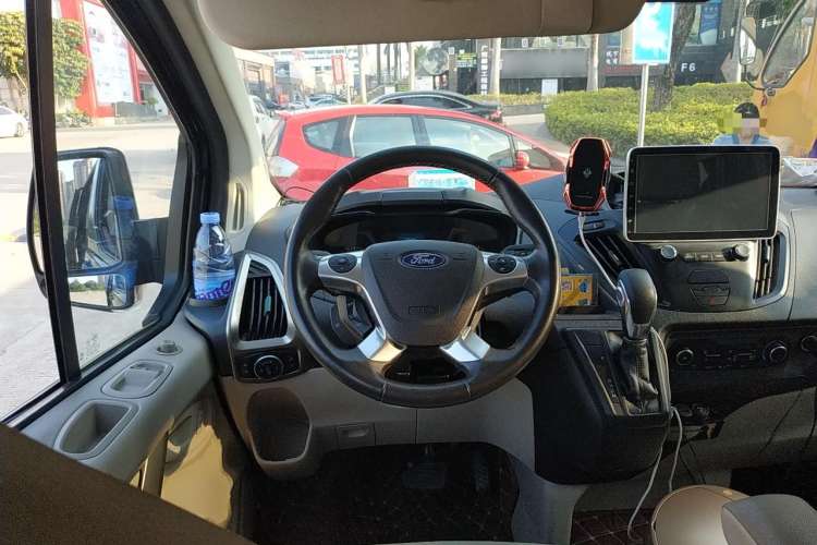 Used Ford Tourneo Custom 2017 2.0T Automatic Elite Edition Steering Wheel