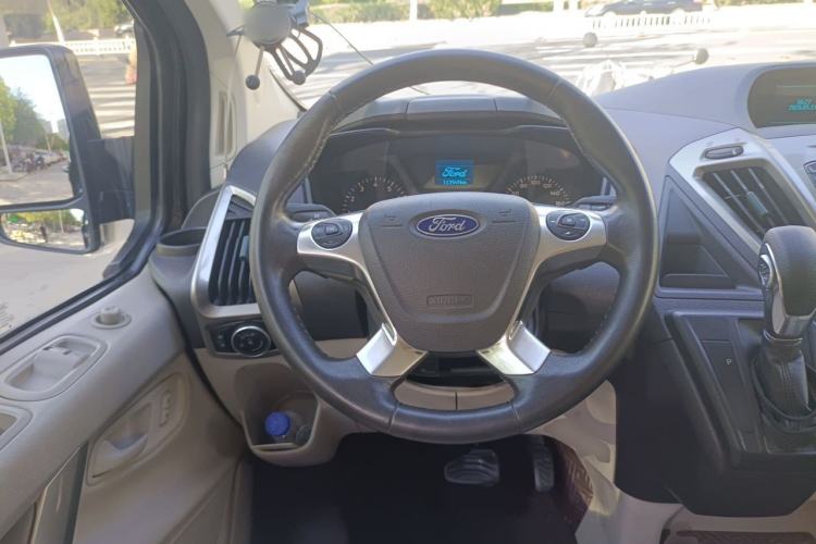 Used Ford Tourneo Custom 2017 2.0T Automatic Elite Version Steering Wheel