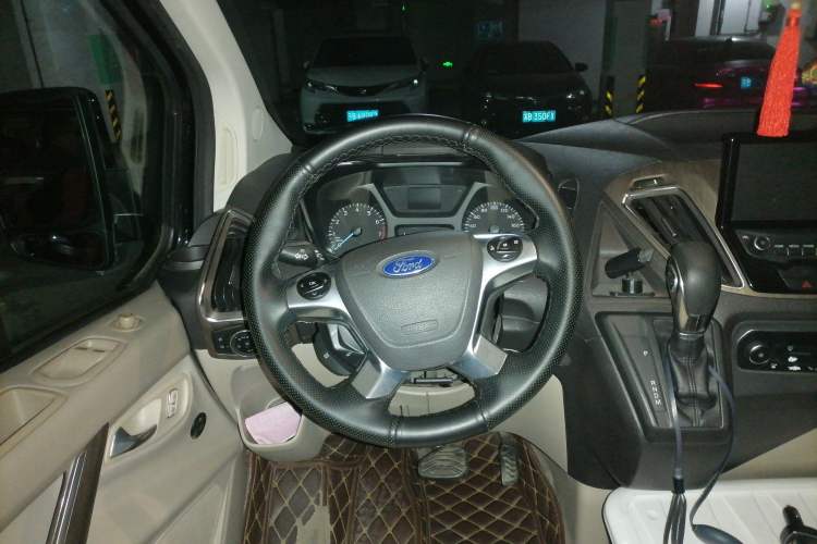 Used Ford Tourneo Custom 2017 2.0T Automatic Business Class Version Steering Wheel