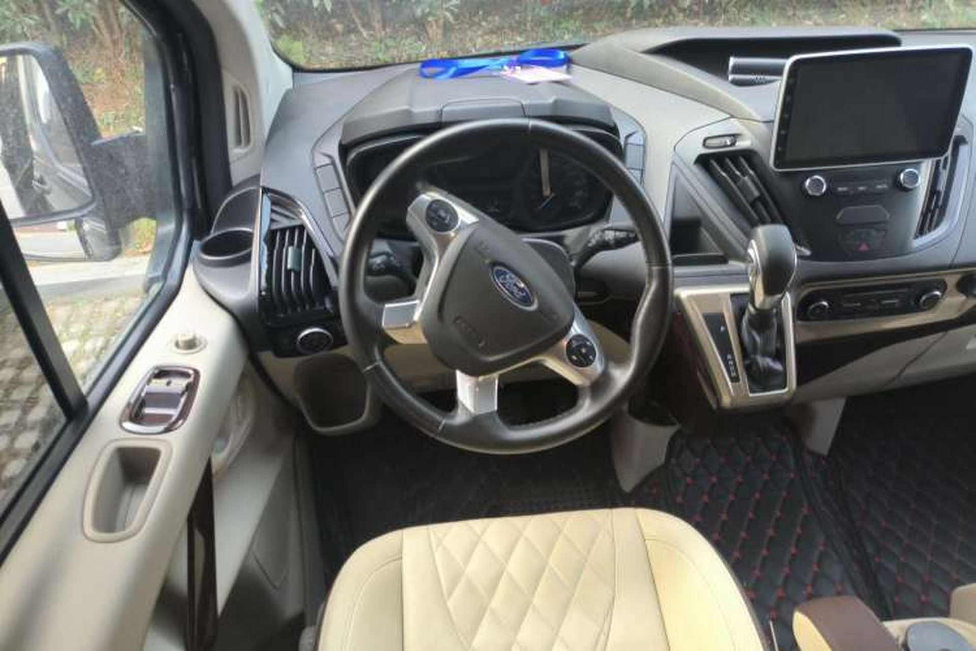 Used Ford Tourneo Custom 2017 2.0T Automatic Elite Edition Steering Wheel