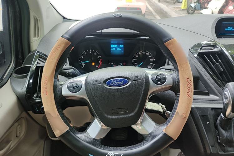 Used Ford Tourneo Custom 2017 2.0T Automatic Elite Edition Steering Wheel