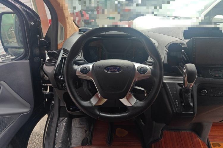 Used Ford Tourneo Custom 2017 2.0T Automatic Elite Version Steering Wheel