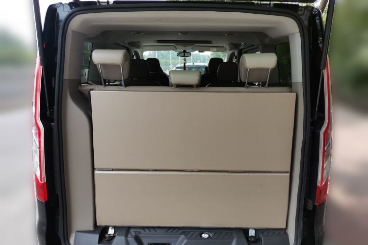 Used Ford Tourneo Custom 2017 2.0T Automatic Elite Edition Trunk
