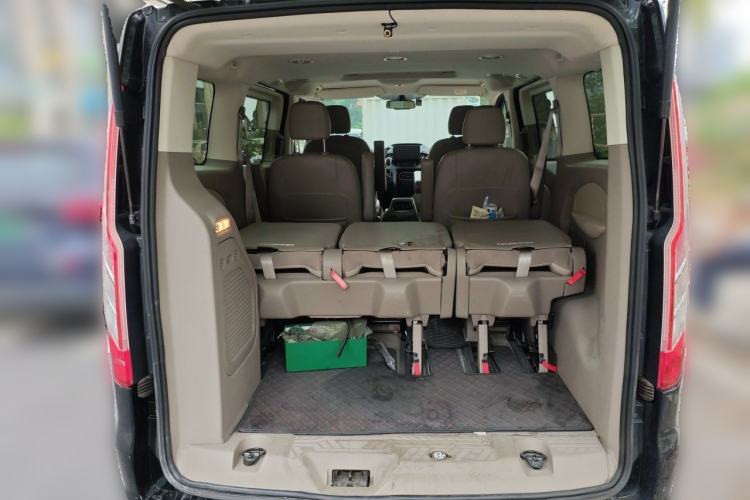 Used Ford Tourneo Custom 2017 2.0T Automatic Elite Version Trunk