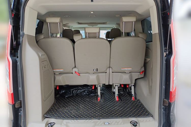 Used Ford Tourneo Custom 2017 2.0T Automatic Elite Edition Trunk