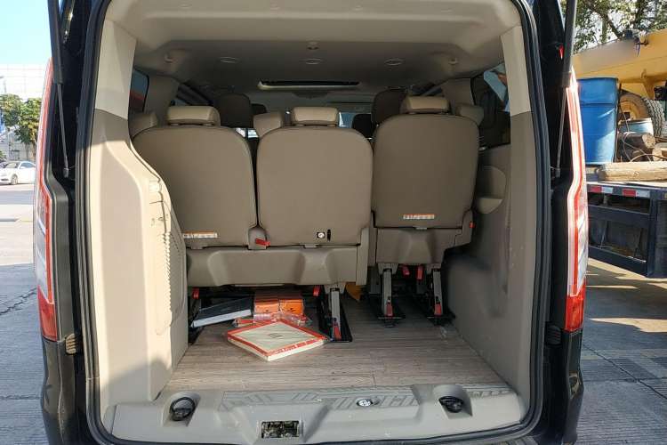 Used Ford Tourneo Custom 2017 2.0T Automatic Elite Edition Trunk