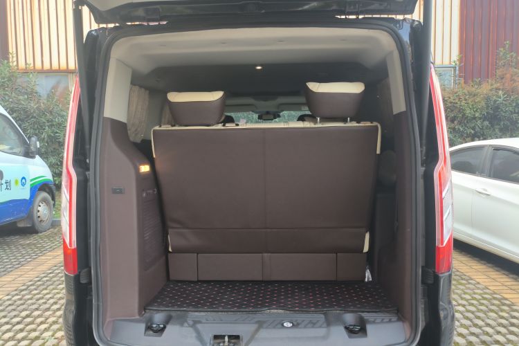 Used Ford Tourneo Custom 2017 2.0T Automatic Elite Edition Trunk