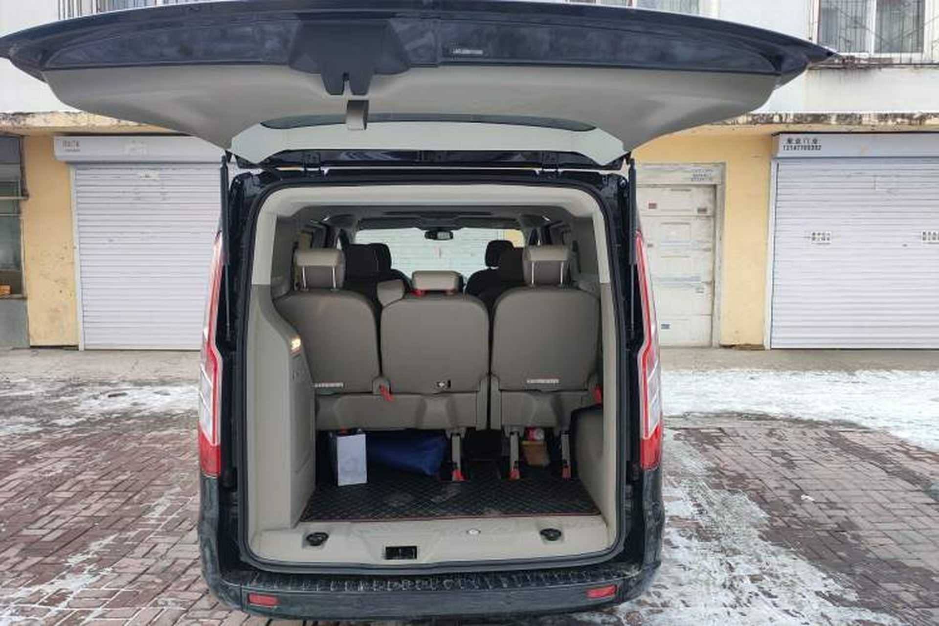 Used Ford Tourneo Custom 2017 2.0T Automatic Elite Version Trunk
