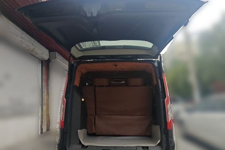 Used Ford Tourneo Custom 2017 2.0T Automatic Elite Version Trunk